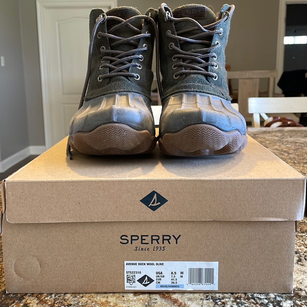 EUC Men’s Sperry Duck boots